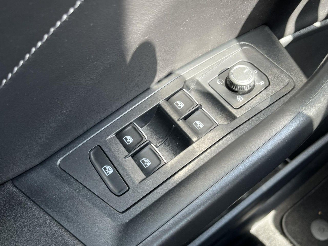 T-Roc 1,5 TSI Style (IQ.Light+Navi+Keyless)