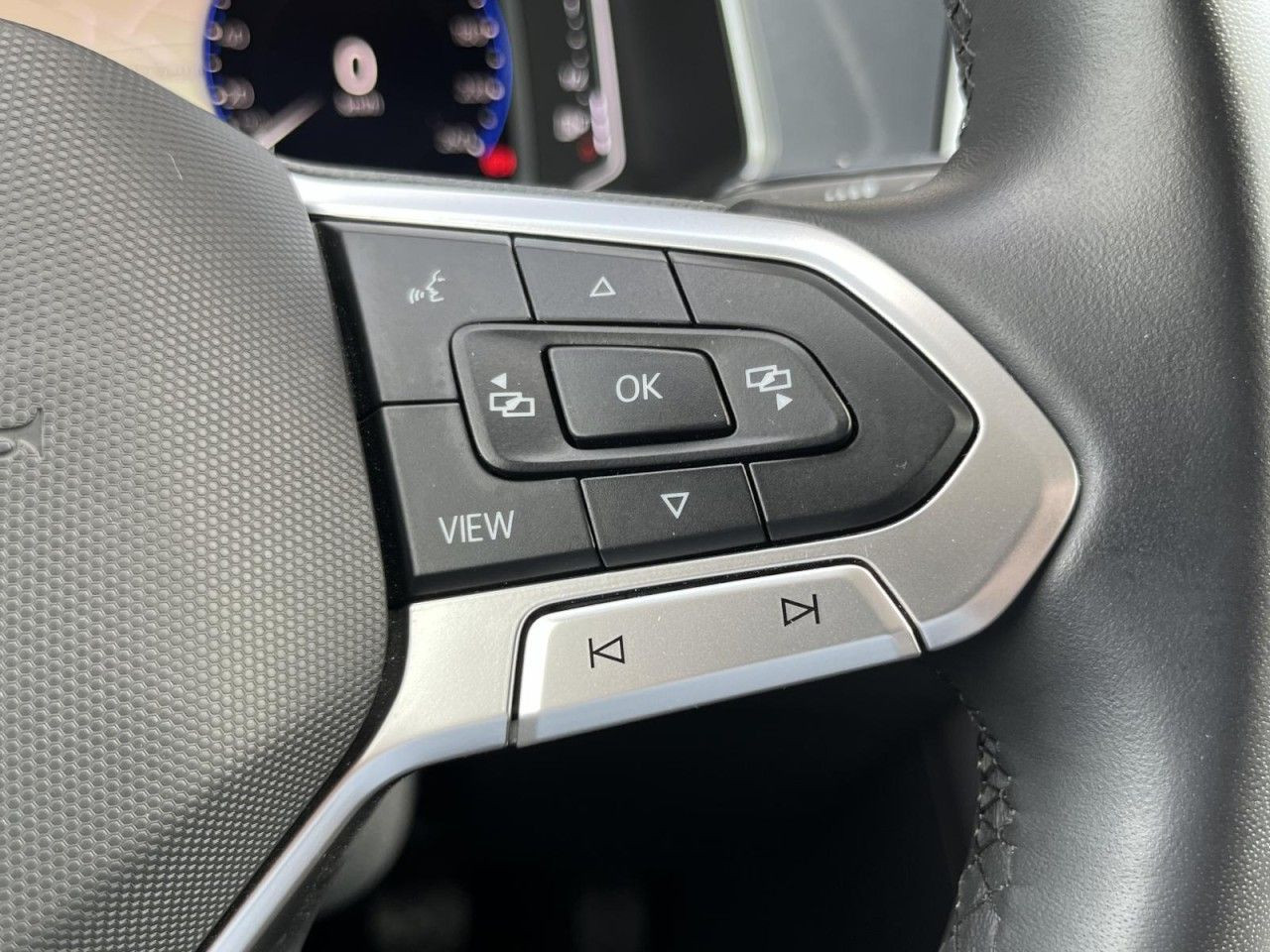T-Roc 1,5 TSI Style (IQ.Light+Navi+Keyless)