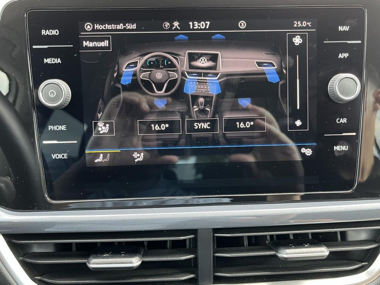 T-Roc 1,5 TSI Style (IQ.Light+Navi+Keyless)