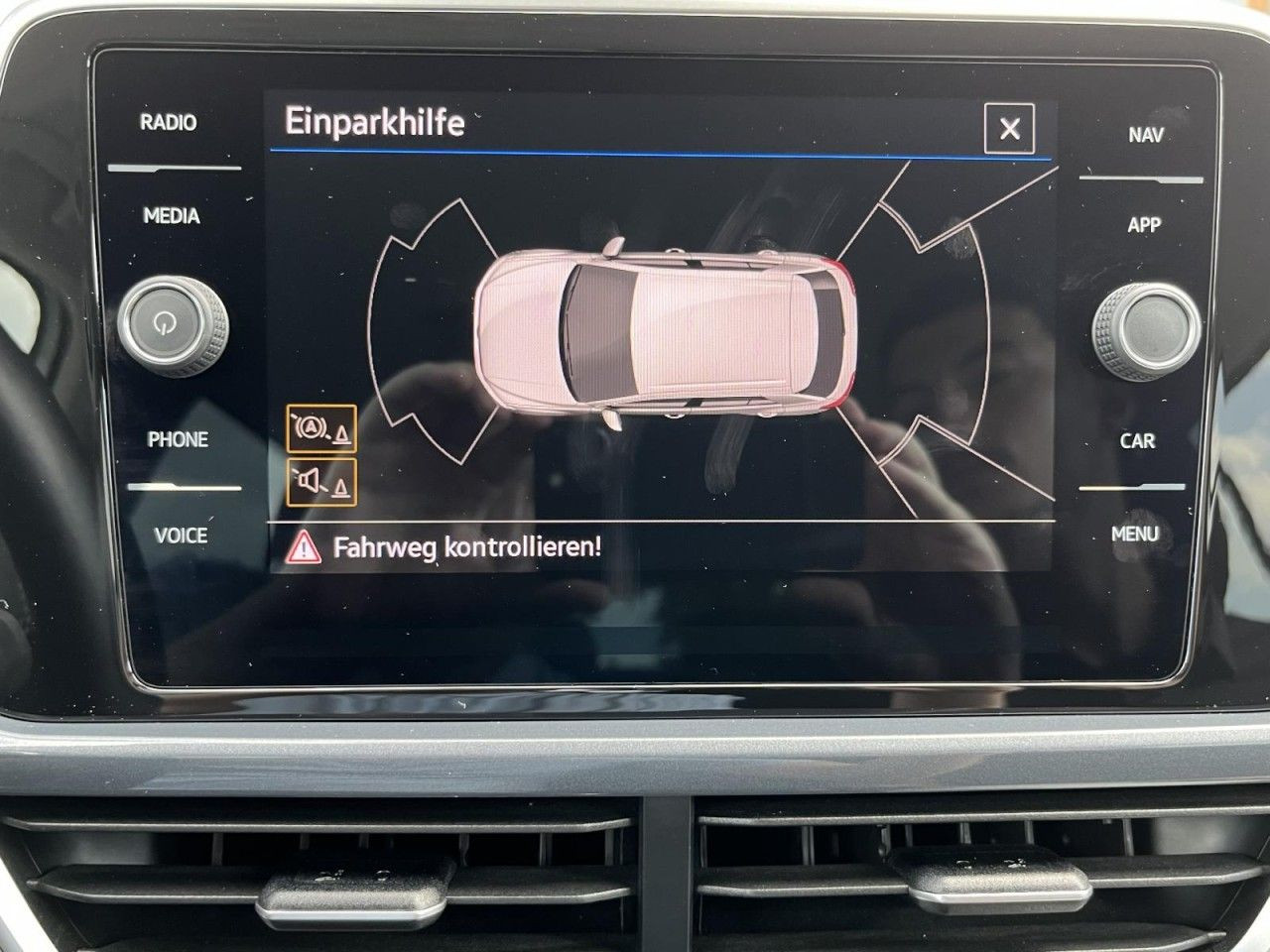 T-Roc 1,5 TSI Style (IQ.Light+Navi+Keyless)