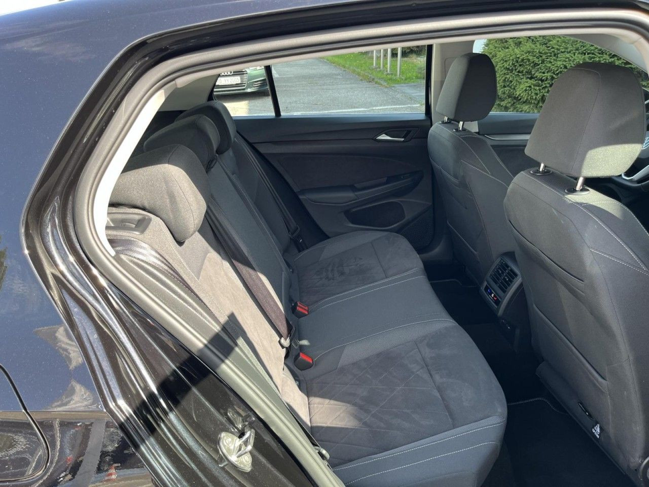 Golf VIII 1,5 TSI Style (AHK+Head-up+Navi)