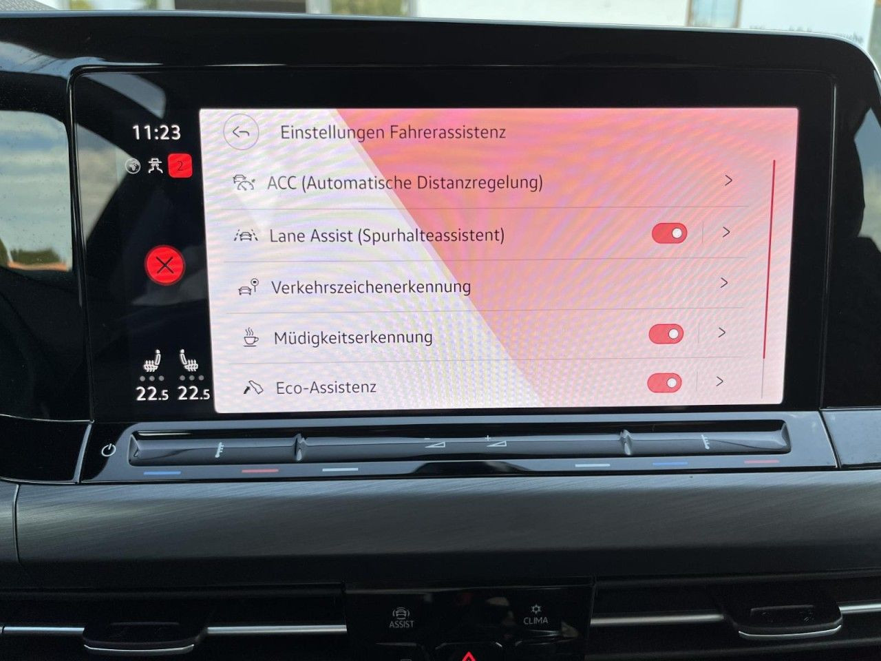 Golf VIII 1,5 TSI Style (AHK+Head-up+Navi)