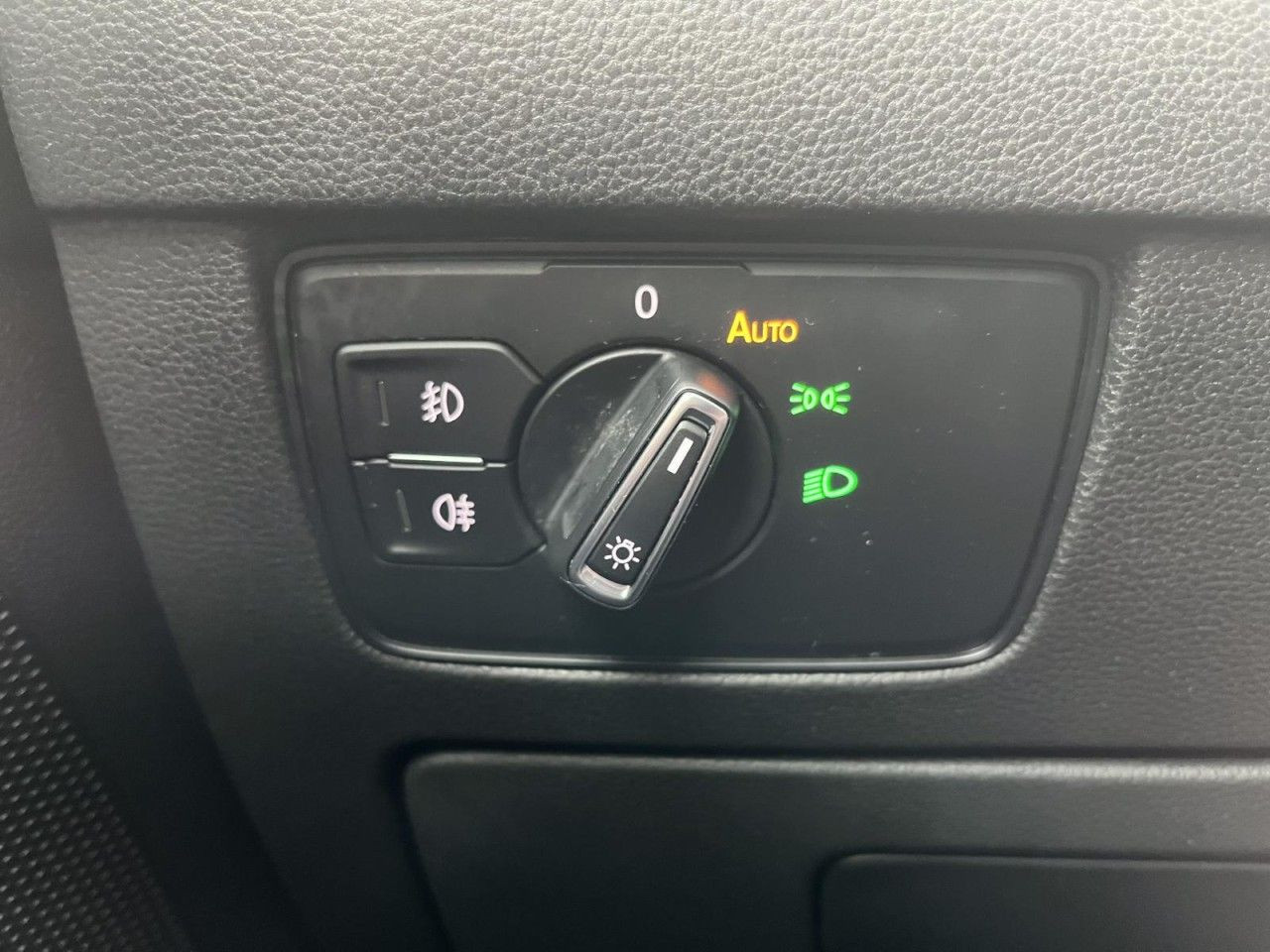 Passat Variant 2,0 TDI DSG Business (LED+Sitzhzg.+ ACC)
