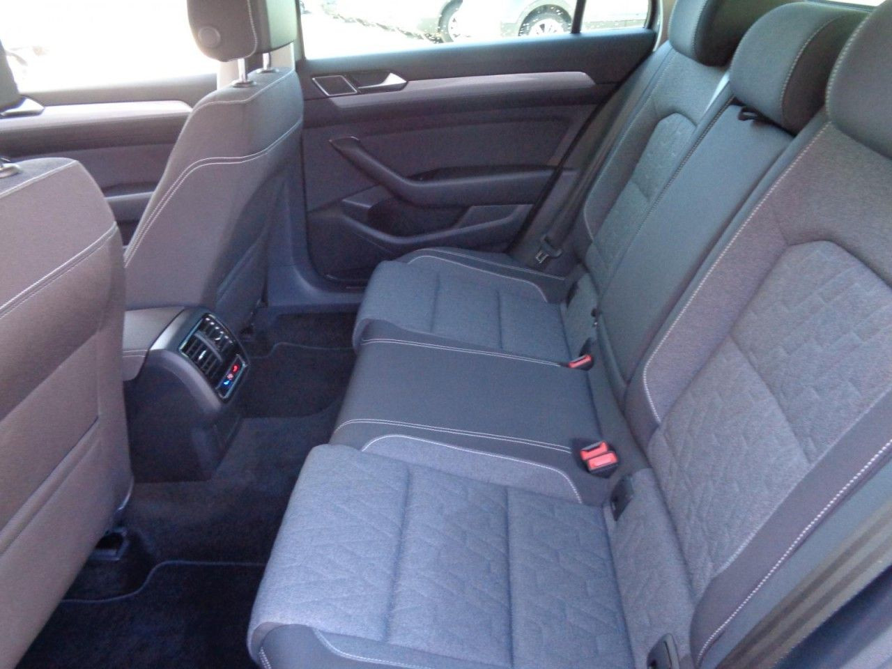 Passat Variant 1,5 TSI DSG Business (LED+Sitzhzg.+ACC)
