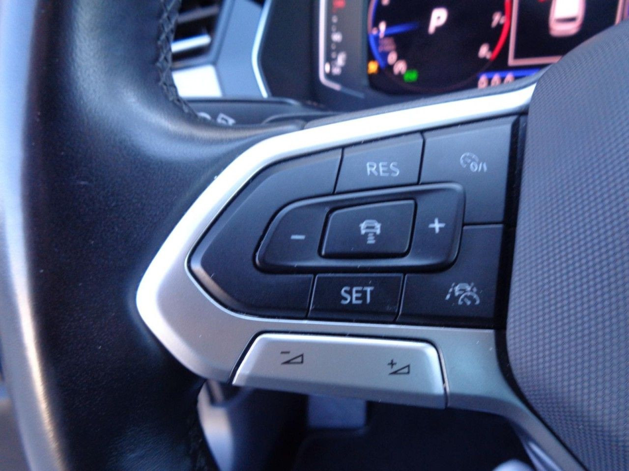 Passat Variant 1,5 TSI DSG Business (LED+Sitzhzg.+ACC)