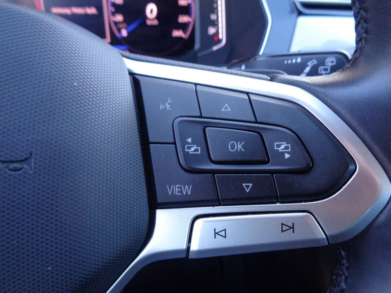 Passat Variant 1,5 TSI DSG Business (LED+Sitzhzg.+ACC)