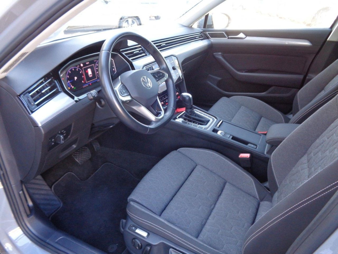 Passat Variant 1,5 TSI DSG Business (LED+Sitzhzg.+ACC)