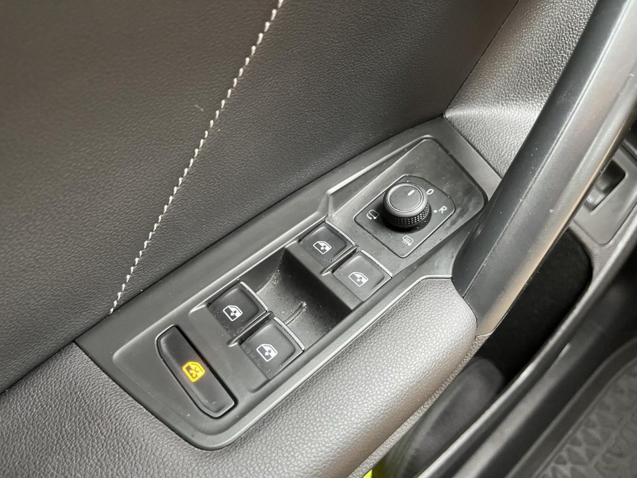 Tiguan Allspace 2,0 TDI DSG 4Motion R-Line BlackStyle (AHK+Navi+Pano)