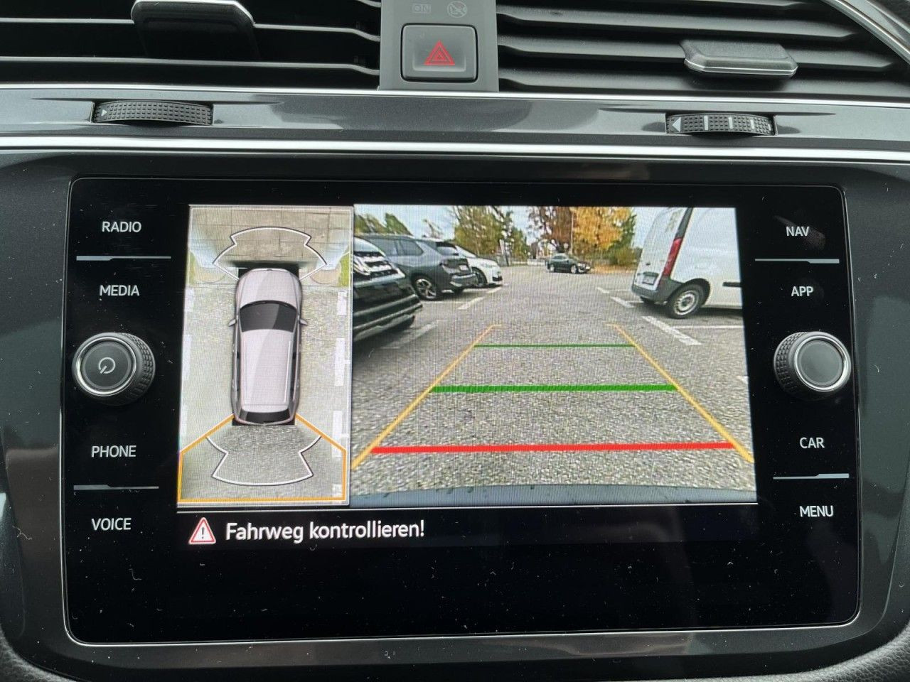 Tiguan Allspace 2,0 TDI DSG 4Motion R-Line BlackStyle (AHK+Navi+Pano)