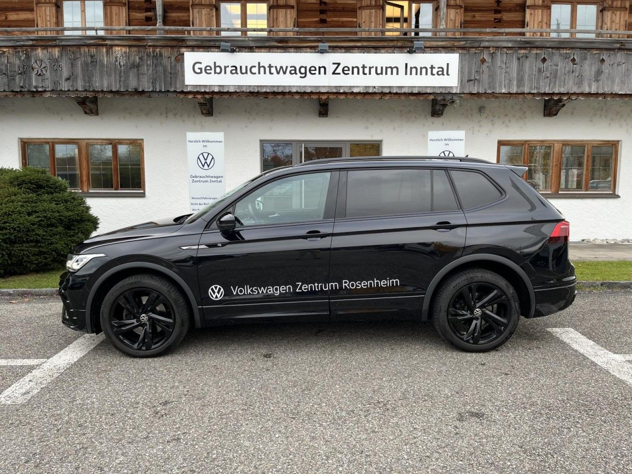 Tiguan Allspace 2,0 TDI DSG 4Motion R-Line BlackStyle (AHK+Navi+Pano)