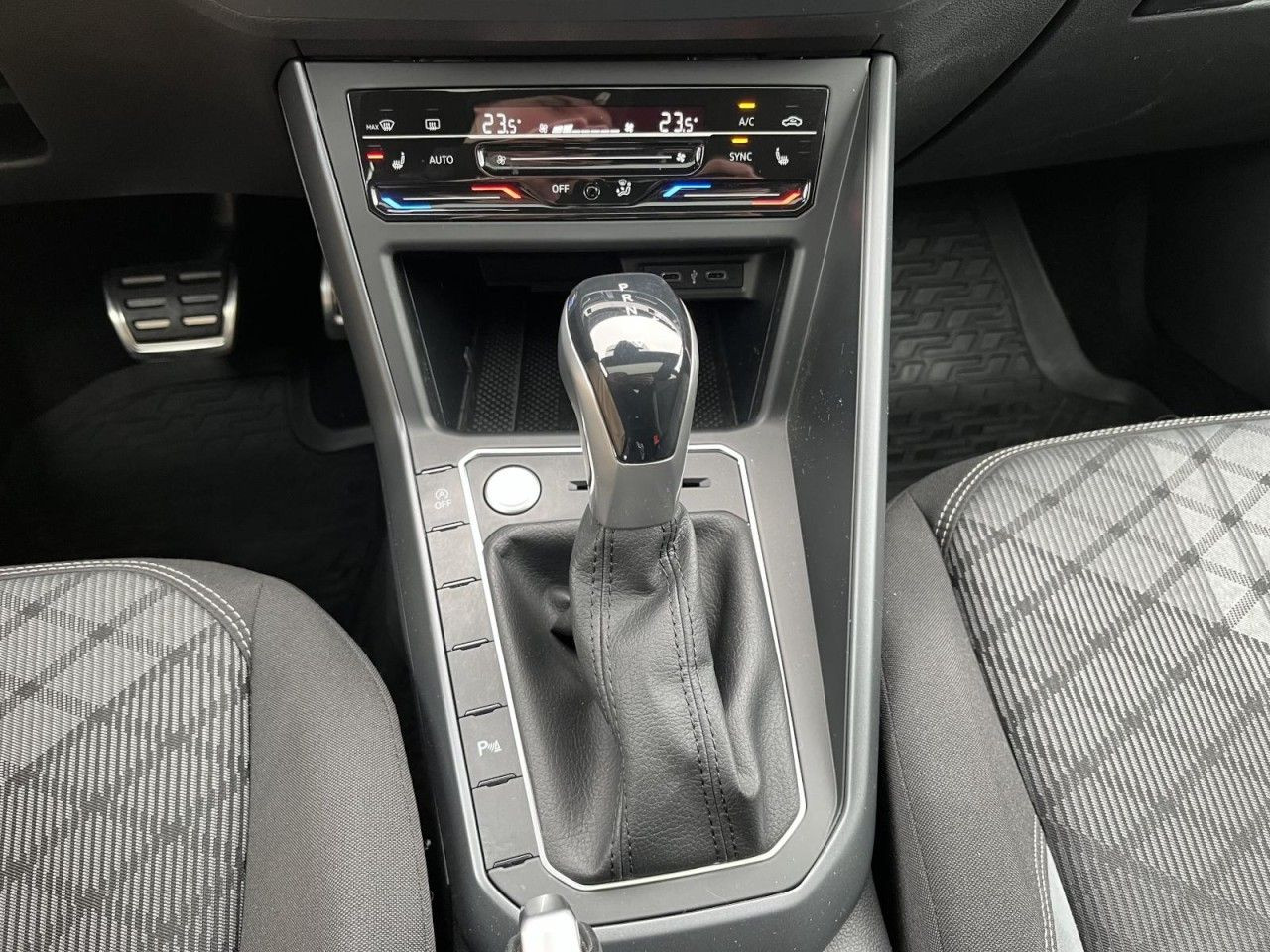 Taigo 1,5 TSI DSG R-Line (Pano+Navi)