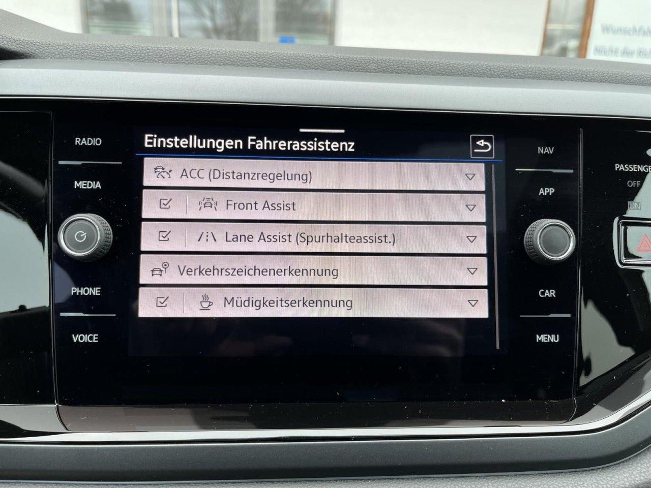 Taigo 1,5 TSI DSG R-Line (Pano+Navi)