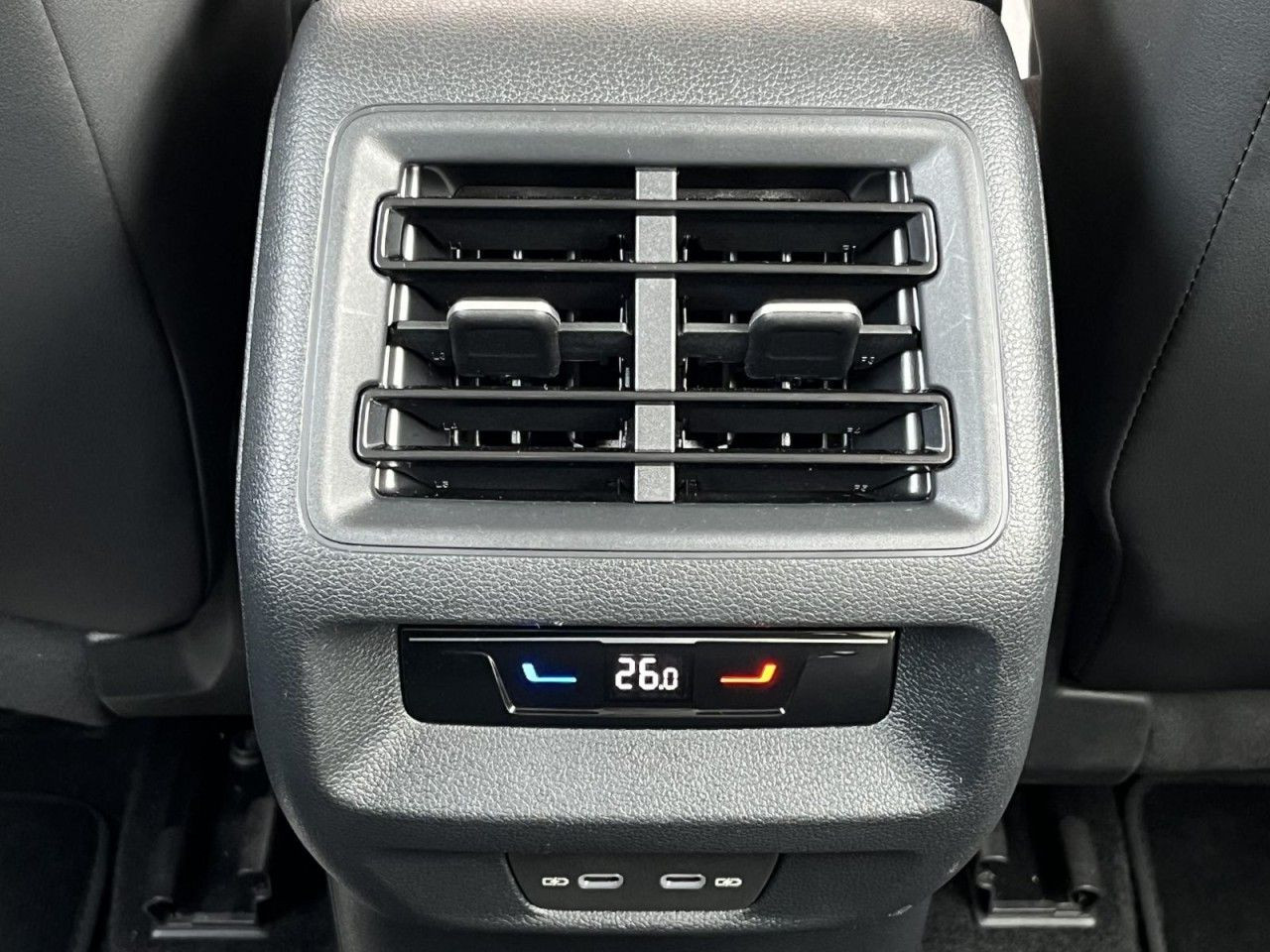 Tayron 2,0 TDI DSG Life 4Motion 7-Sitze (AHK+IQLight+RearView)