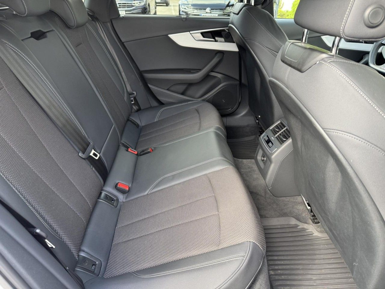A4 Avant 40 TDI S tronic quattro S line (OptikPaket+AHK+LED)