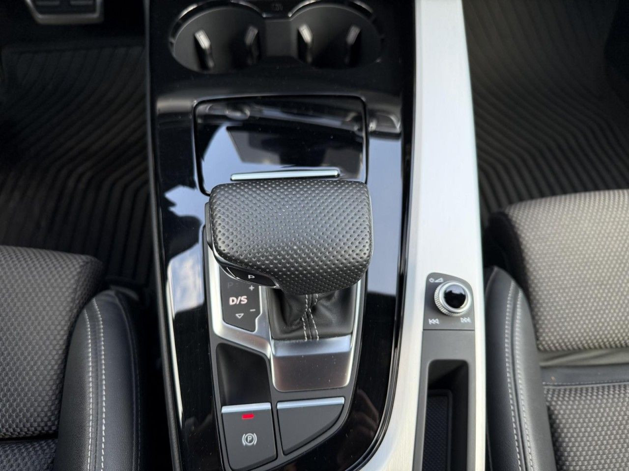 A4 Avant 40 TDI S tronic quattro S line (OptikPaket+AHK+LED)