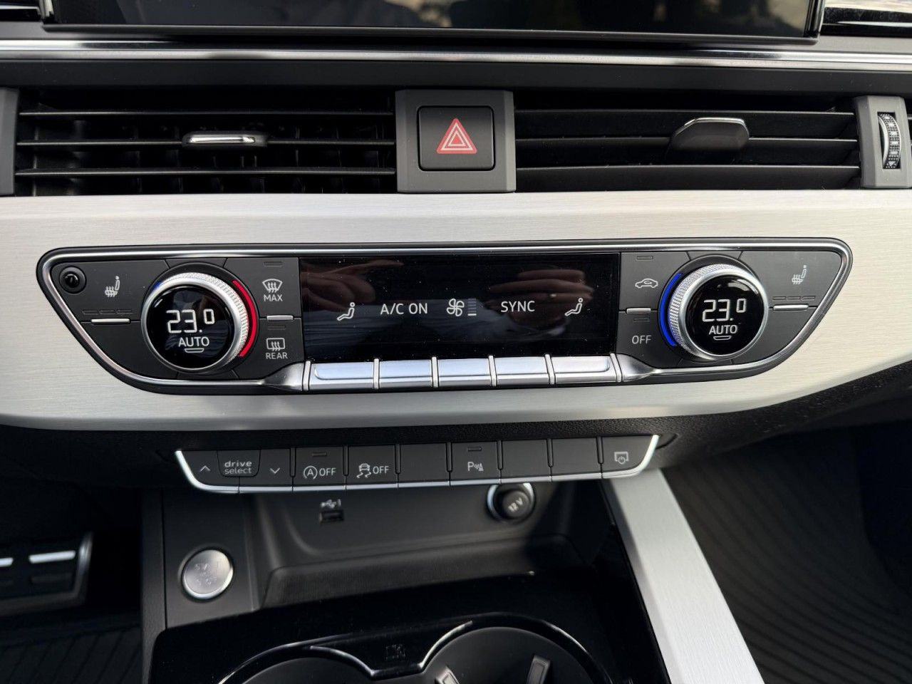 A4 Avant 40 TDI S tronic quattro S line (OptikPaket+AHK+LED)