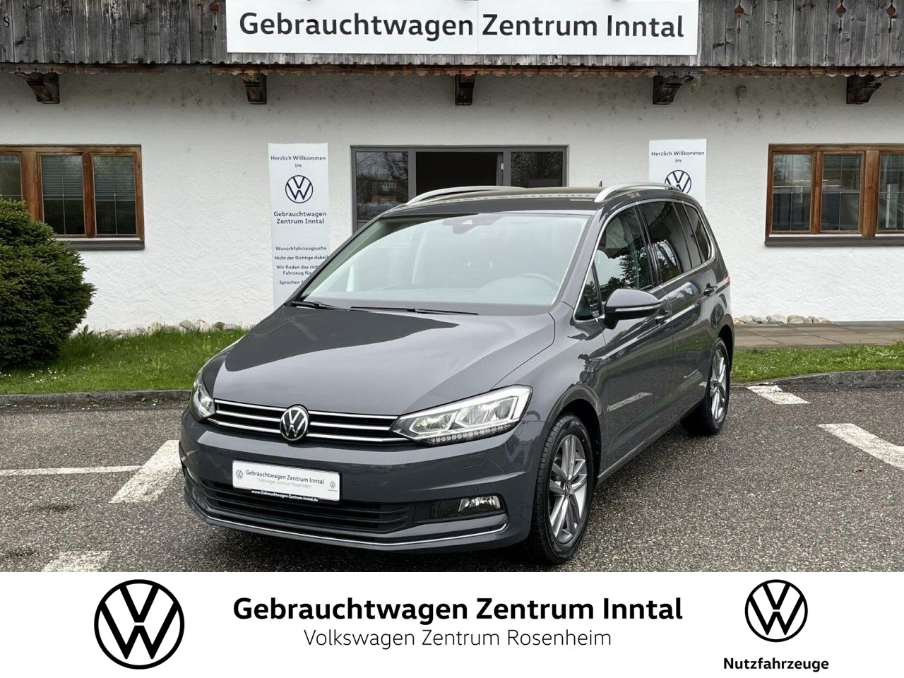 Touran 2,0 TDI DSG Highline (AHK+RearView)