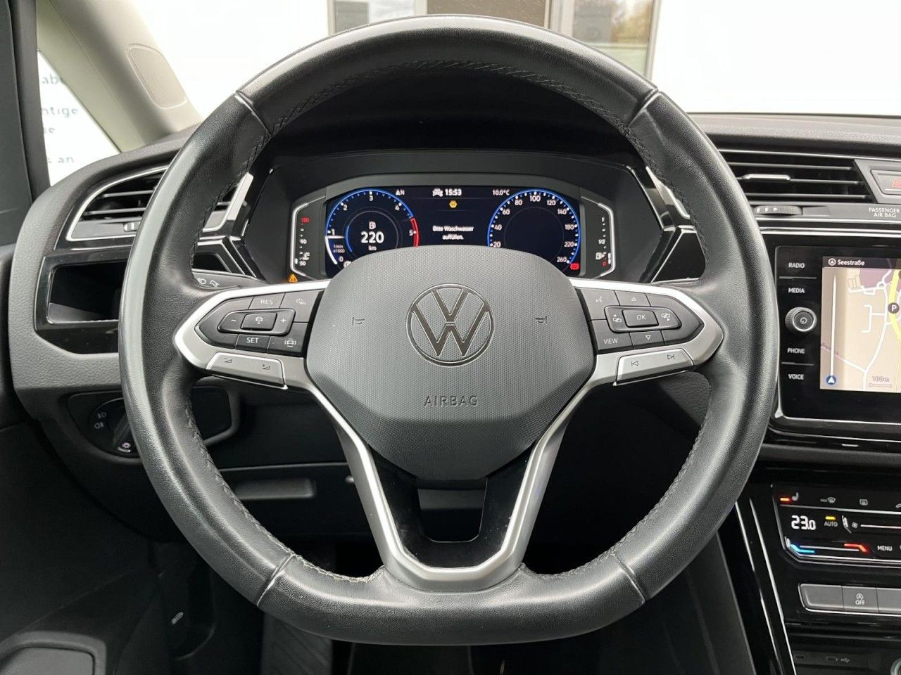 Touran 2,0 TDI DSG Highline (AHK+RearView)