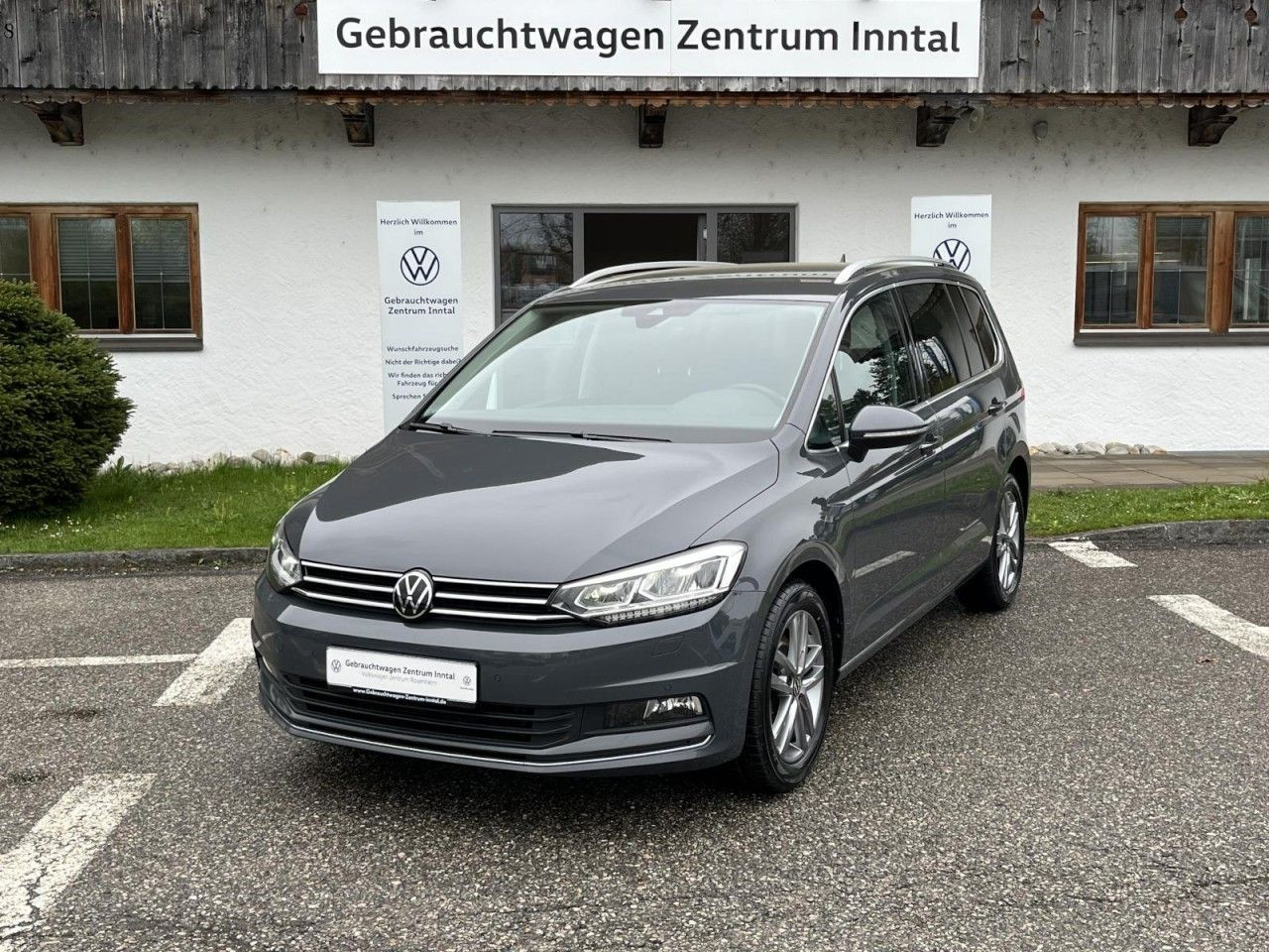 Touran 2,0 TDI DSG Highline (AHK+RearView)