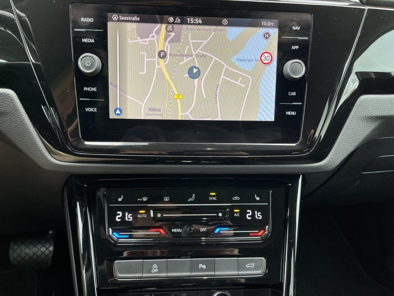 Touran 2,0 TDI DSG Highline (AHK+RearView)