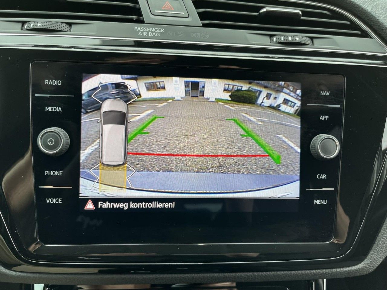 Touran 2,0 TDI DSG Highline (AHK+RearView)