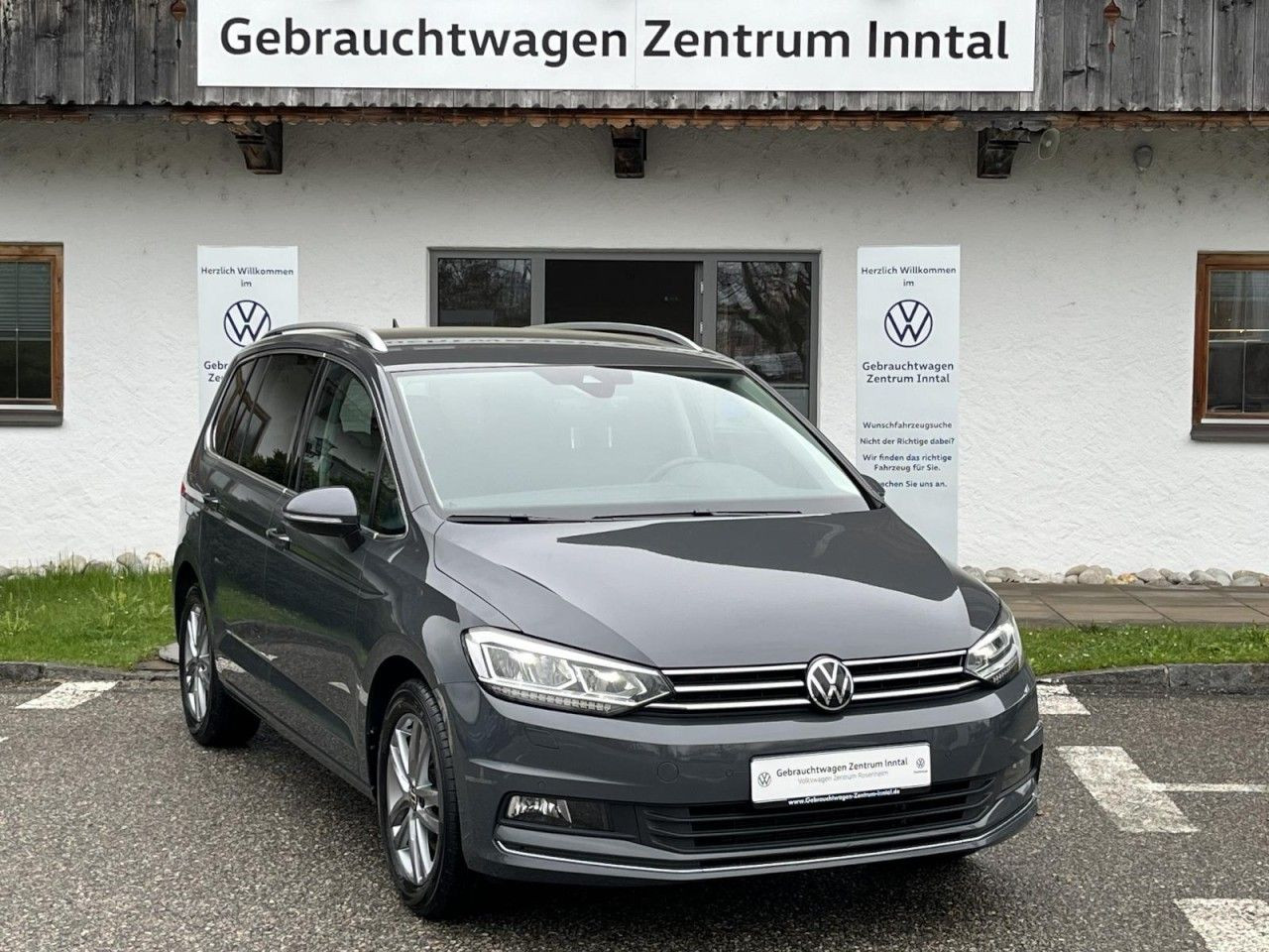 Touran 2,0 TDI DSG Highline (AHK+RearView)