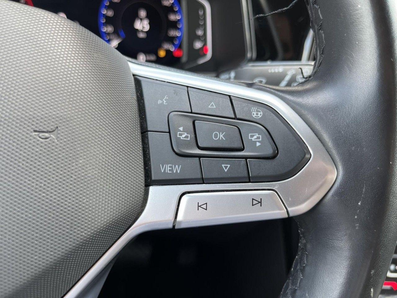 T-Roc 1,5 TSI DSG Black Style (RearView+LED+AppConnect)