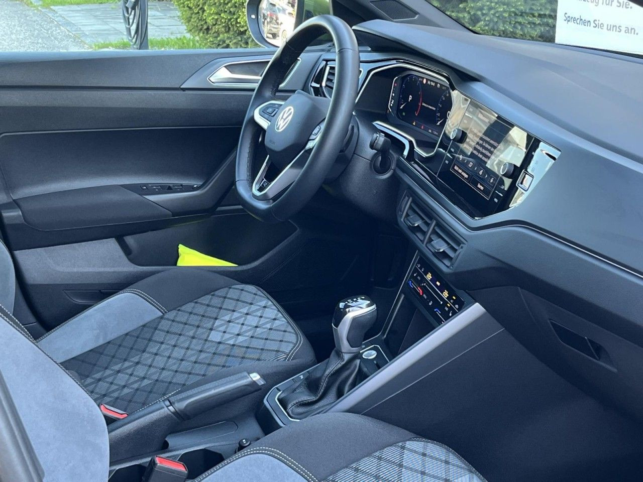 Taigo 1,5 TSI DSG R-Line (IQ.Light+RearView)