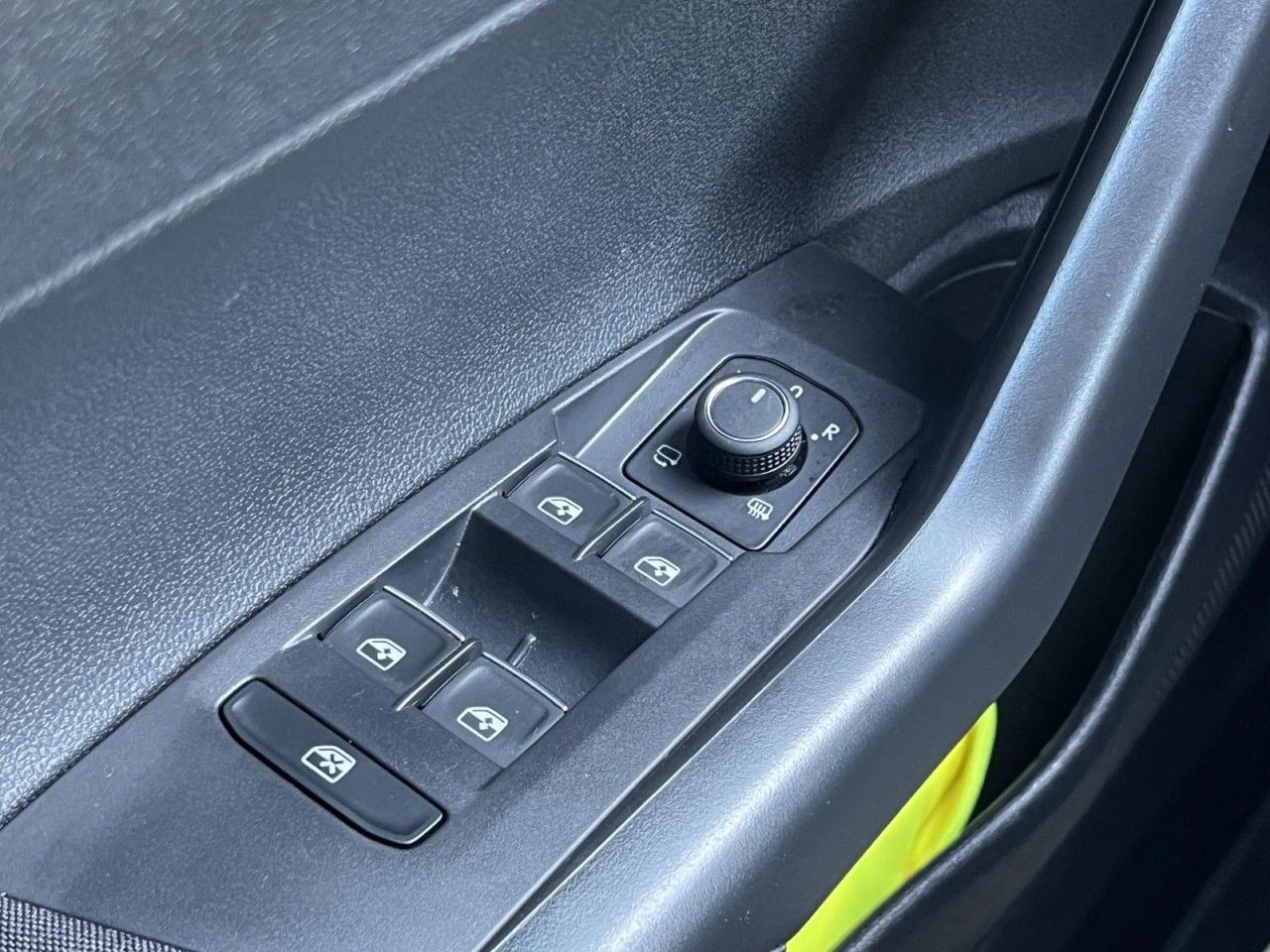 Taigo 1,5 TSI DSG R-Line (IQ.Light+RearView)