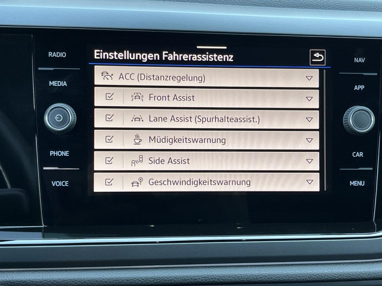 Taigo 1,5 TSI DSG R-Line (IQ.Light+RearView)