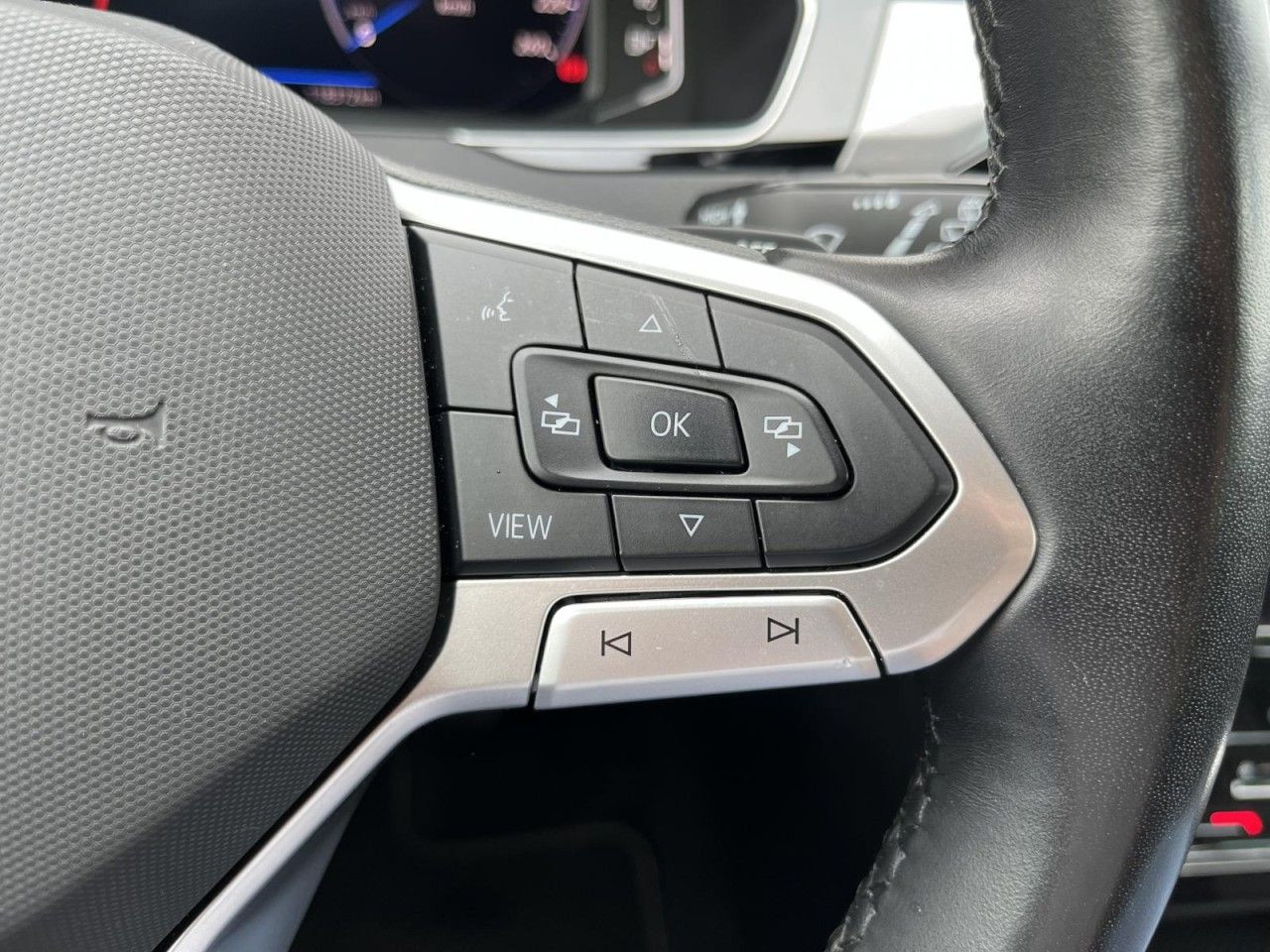 Passat Variant 2,0 TDI DSG Business (LED+Navi+AHK)
