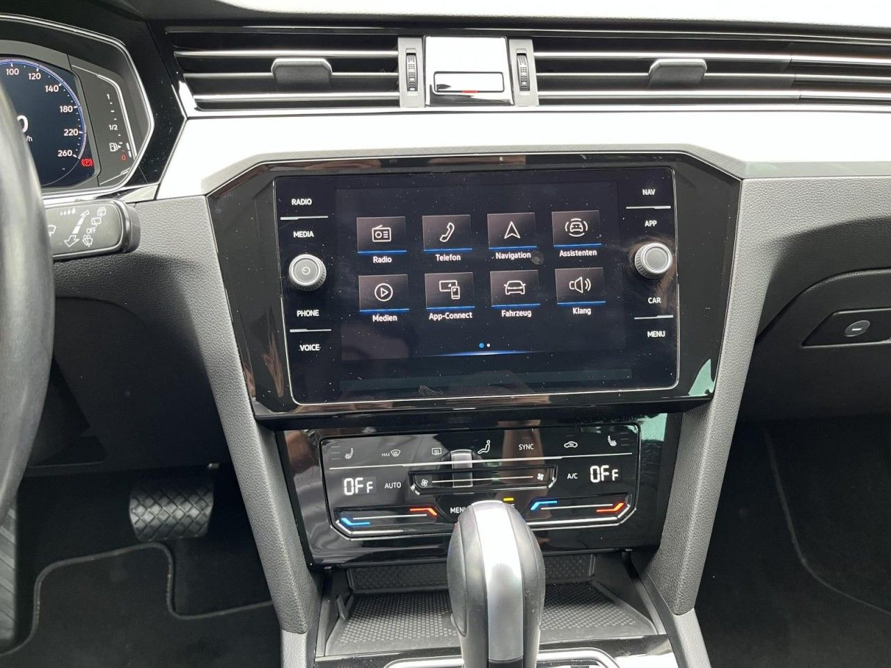 Passat Variant 2,0 TDI DSG Business (LED+Navi+AHK)