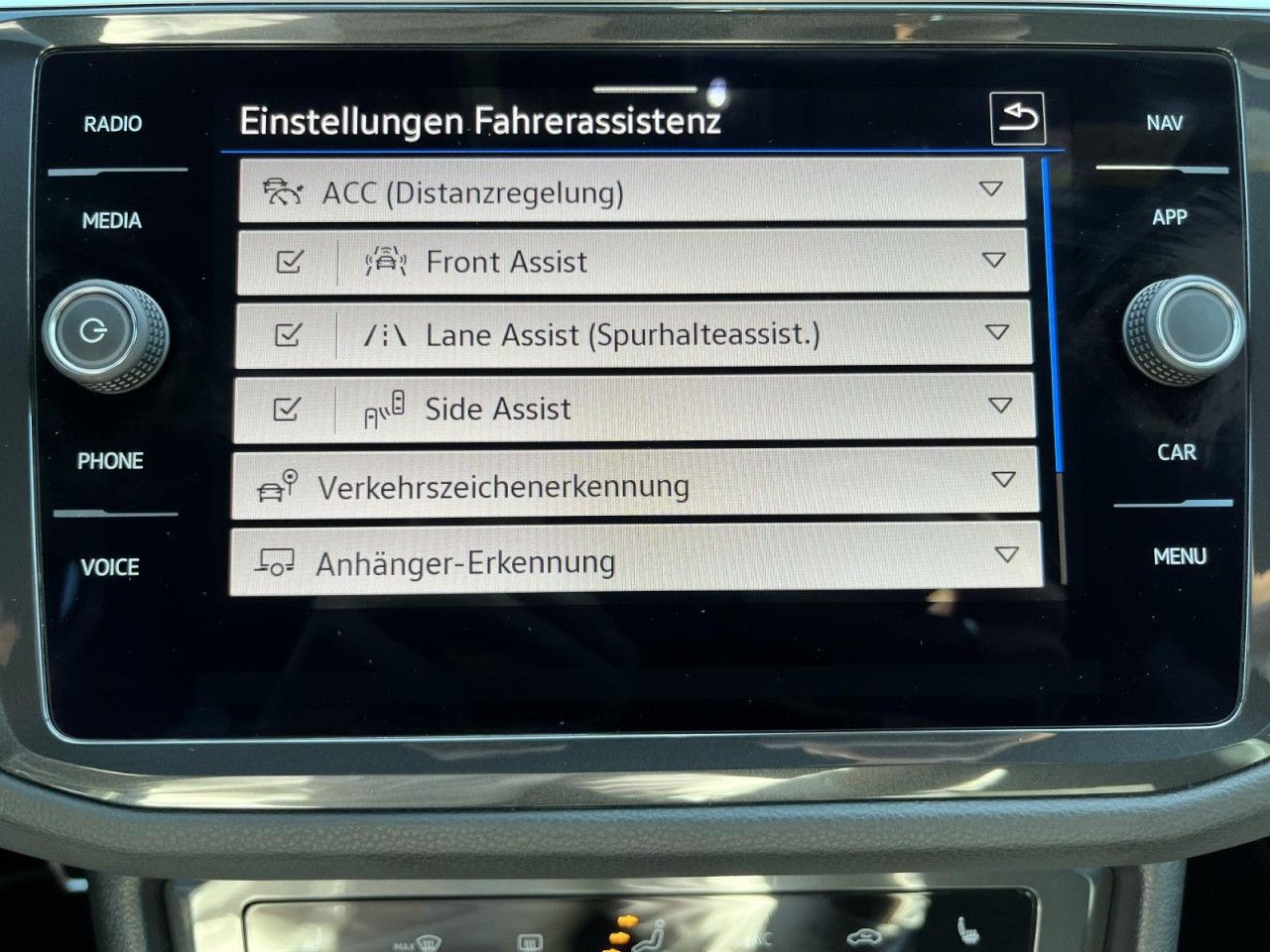 Tiguan 2,0 TSI DSG 4Motion R-Line (IQLight+AHK)