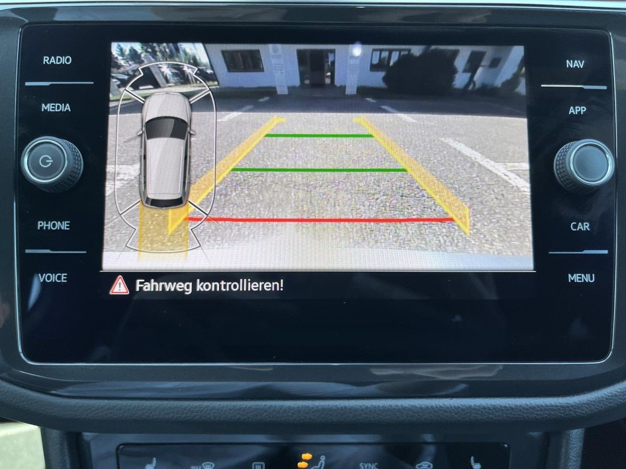 Tiguan 2,0 TSI DSG 4Motion R-Line (IQLight+AHK)