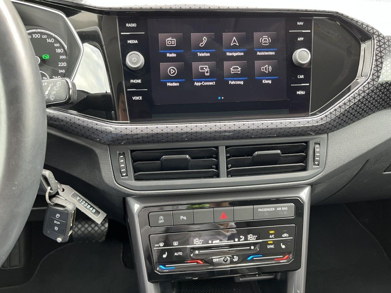 T-Cross 1,0 TSI Style (LED+RearView+ACC)