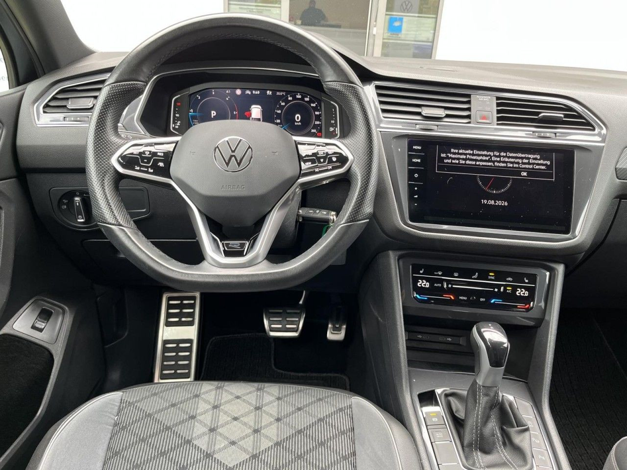 Tiguan Allspace 2,0 TDI DSG 4Motion R-Line BlackStyle (AHK+RearView)