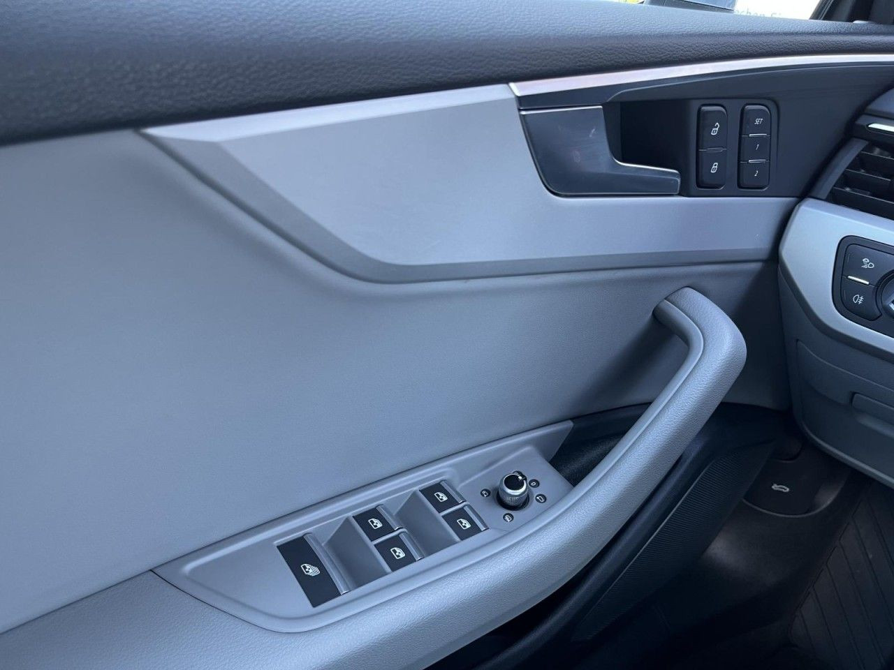 A5 Cabrio 40 TFSI quattro S tronic advanced (MatrixLED+Navi)