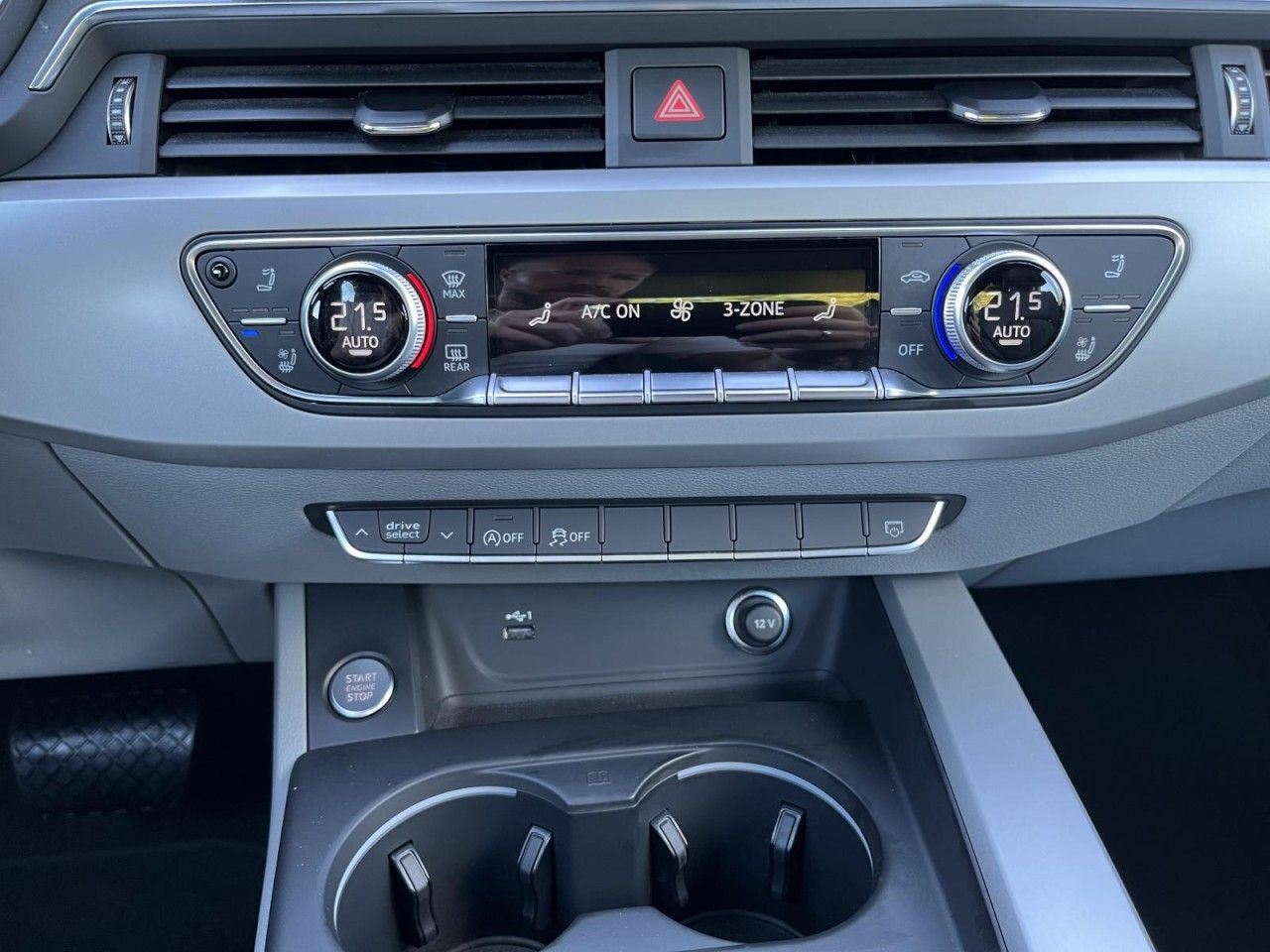 A5 Cabrio 40 TFSI quattro S tronic advanced (MatrixLED+Navi)
