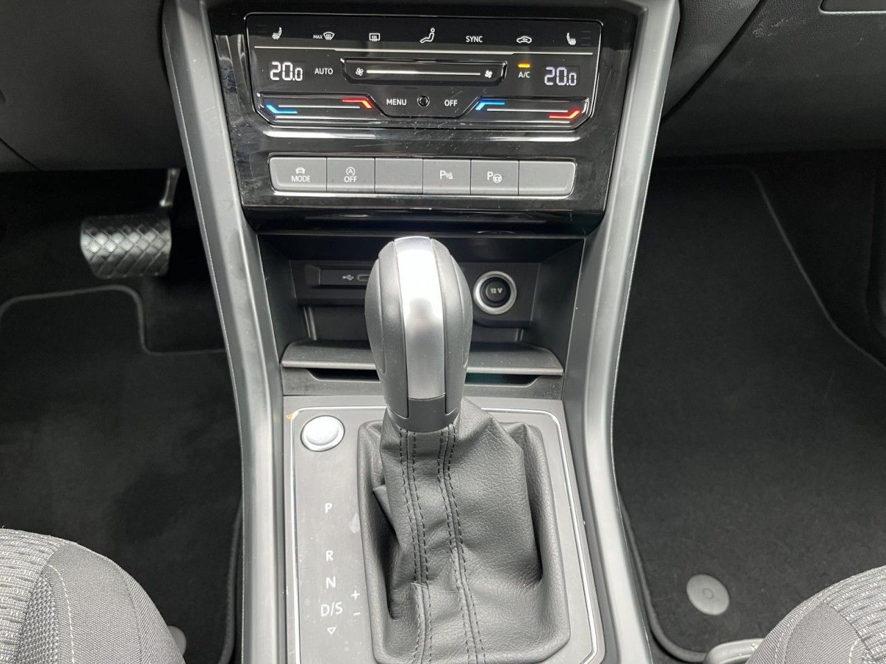 Touran 7-Sitzer 2,0 TDI DSG Comfortline (AHK+RearView)