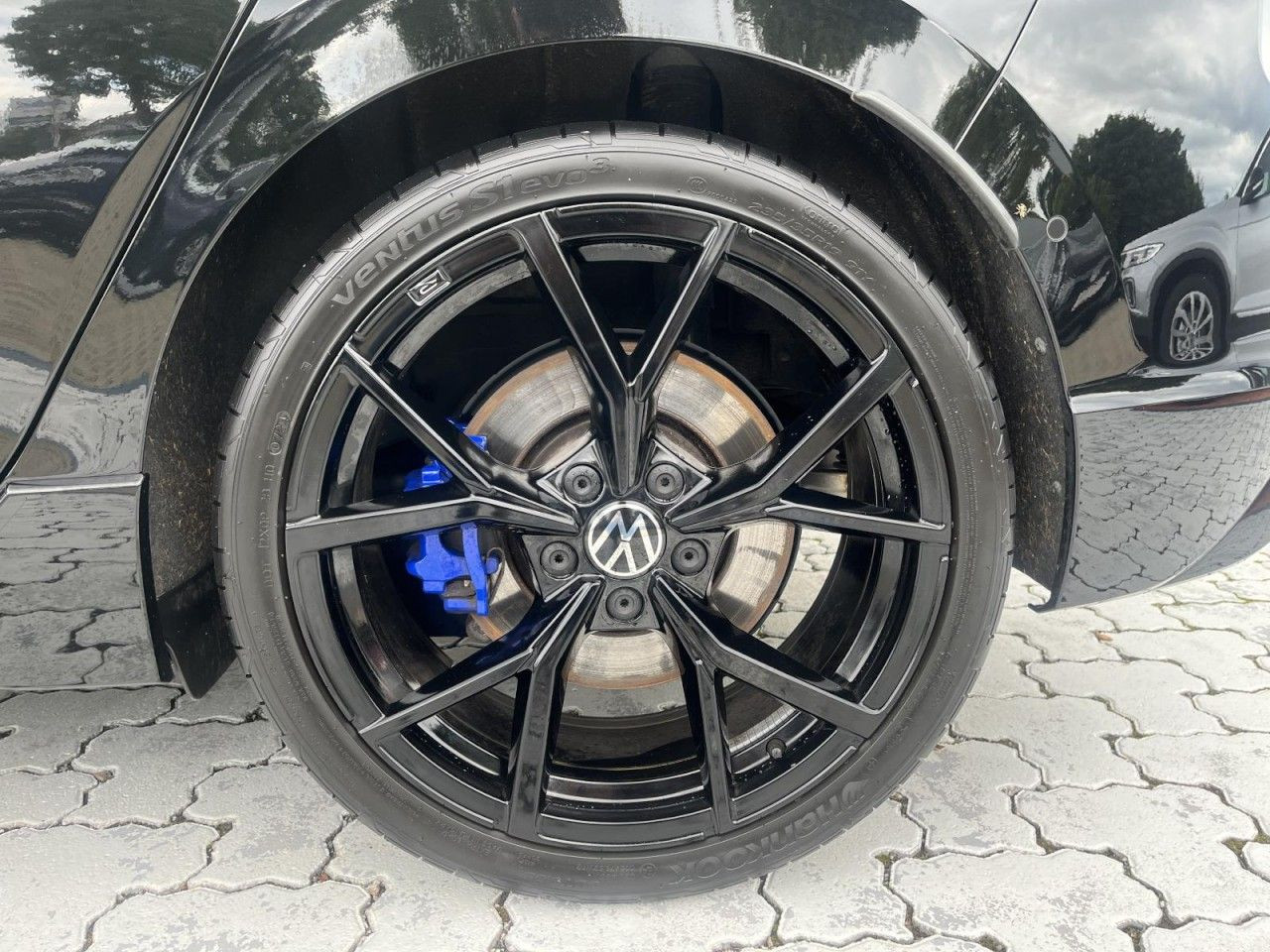 Golf VIII R 2,0 TSI 4Motion DSG (IQ L,RearView,DCC,Head up)