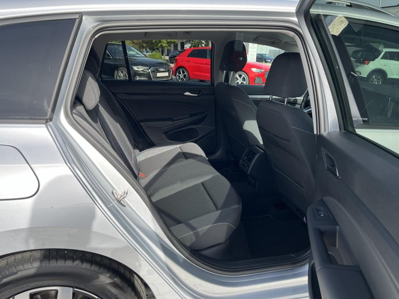 Golf VIII Variant 1.5 eTSI Active DSG (LEDPlus, NAVI,APP,SH)