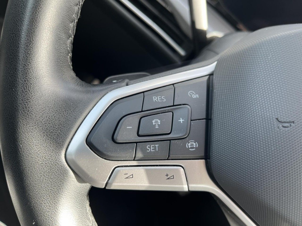 Golf VIII Variant 1.5 eTSI Active DSG (LEDPlus, NAVI,APP,SH)