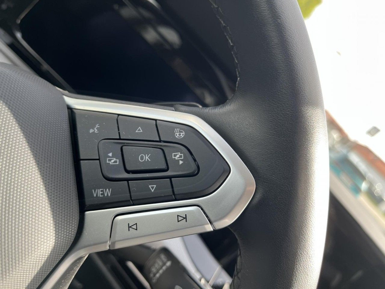 Golf VIII Variant 1.5 eTSI Active DSG (LEDPlus, NAVI,APP,SH)