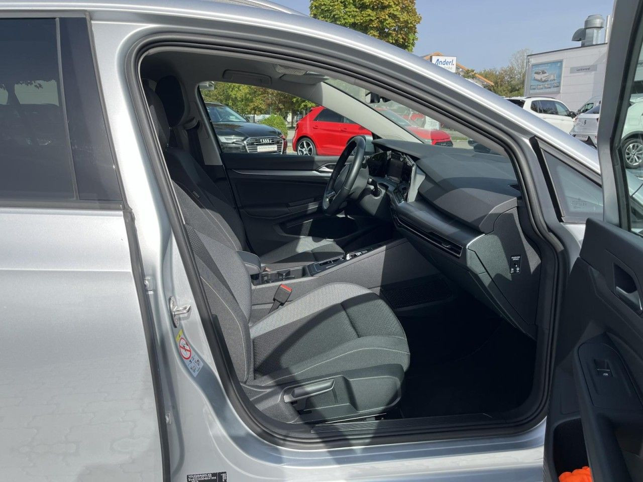 Golf VIII Variant 1.5 eTSI Active DSG (LEDPlus, NAVI,APP,SH)