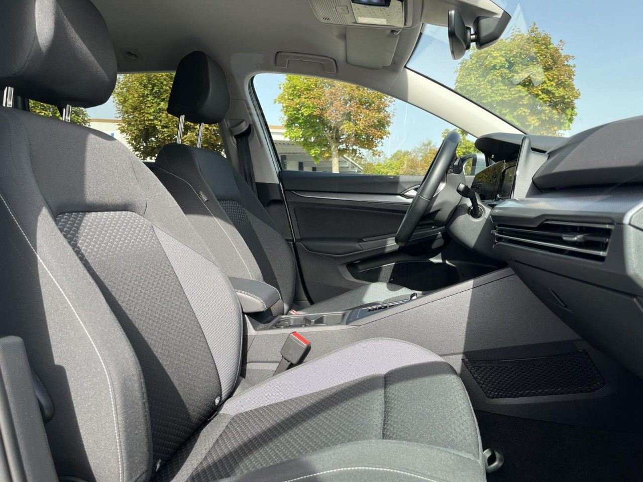 Golf VIII Variant 1.5 eTSI Active DSG (LEDPlus, NAVI,APP,SH)
