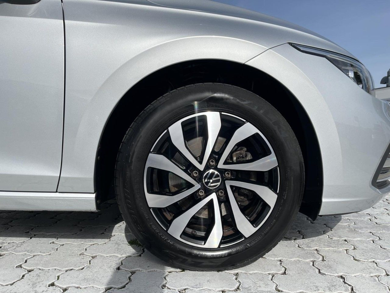 Golf VIII Variant 1.5 eTSI Active DSG (LEDPlus, NAVI,APP,SH)
