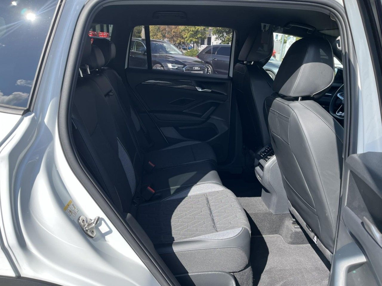 Tiguan 2.0 TDI GOAL DSG (AreaView+HeadUP+AHK+IQLight)