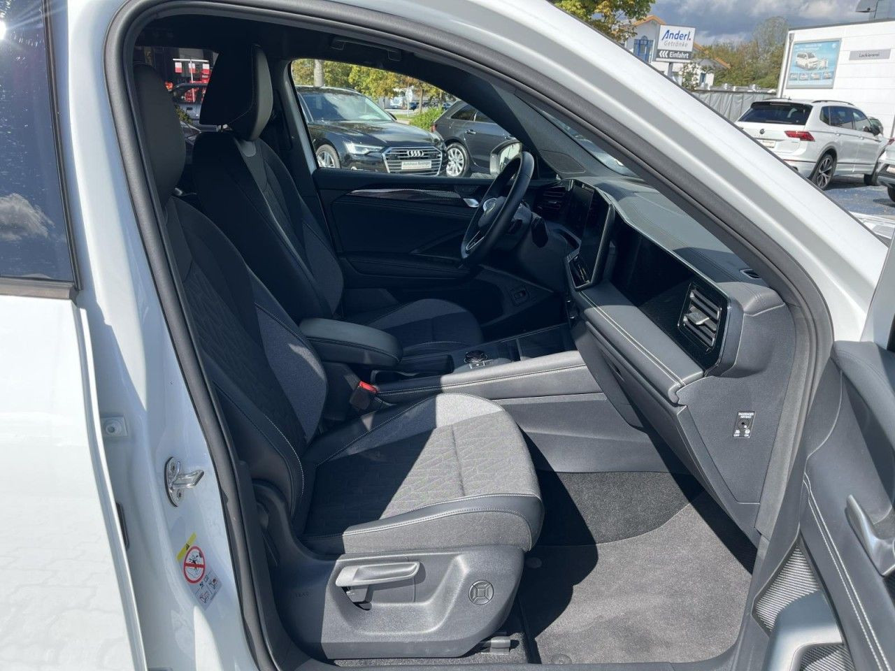 Tiguan 2.0 TDI GOAL DSG (AreaView+HeadUP+AHK+IQLight)