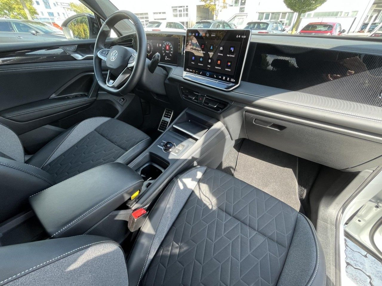 Tiguan 2.0 TDI GOAL DSG (AreaView+HeadUP+AHK+IQLight)
