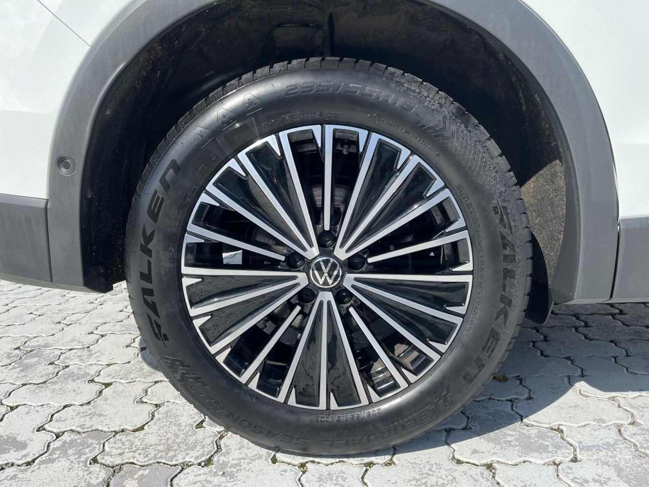 Tiguan 2.0 TDI GOAL DSG (AreaView+HeadUP+AHK+IQLight)